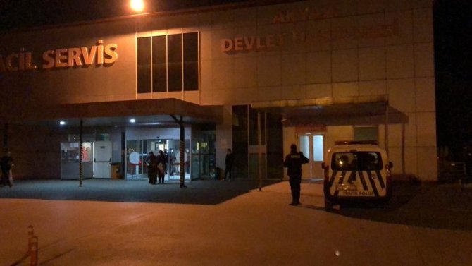 Hastane Kavgasında Güvenlik Görevlisi Ve 1 Kişi Bıçakla Yaralandı