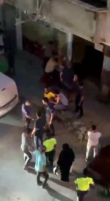 Yabancı Uyruklu İki Grup Arasında Bıçaklı Kavga: 1 Ölü, 2 Yaralı