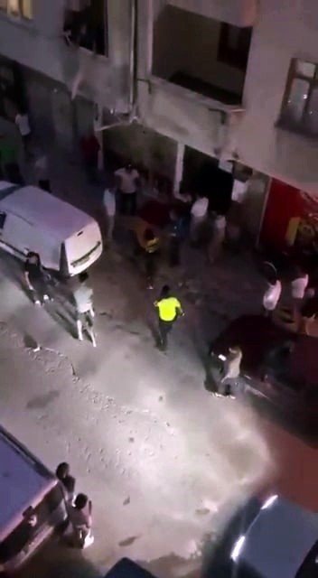 Yabancı Uyruklu İki Grup Arasında Bıçaklı Kavga: 1 Ölü, 2 Yaralı