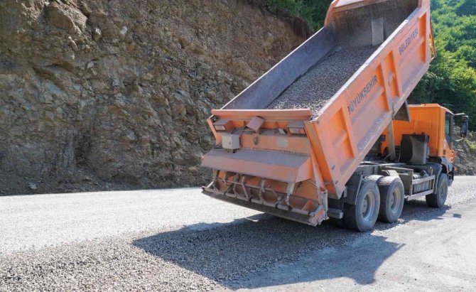 Üniversite Yolundaki Çalışmalar Tamam