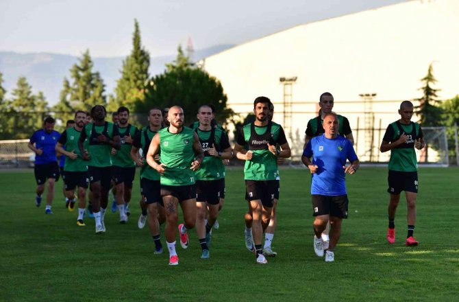 Denizlispor, Yeni Sezondaki Çalışmalarını Sürdürüyor