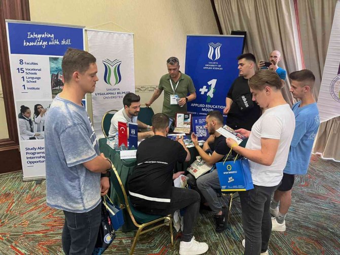 Subü Üsküp’te Üniversite Adaylarıyla Buluştu