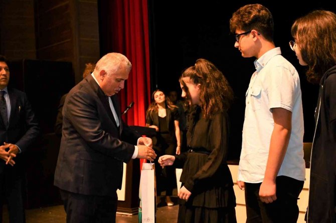 Türkiye Birincisi Olan Tekirdağlı Gençler Ödüllendirildi