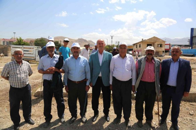 Başkan Akman, Kurban Satış Noktalarını Ziyaret Etti