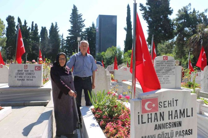 Şehit Annesi: “Allah, Güvenlik Güçlerimizin Ayaklarına Taş Değdirmesin”