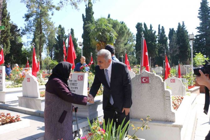 Şehit Annesi: “Allah, Güvenlik Güçlerimizin Ayaklarına Taş Değdirmesin”