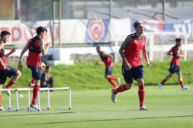 Erdi Dikmen: “Süper Lig Neden Olmasın?”