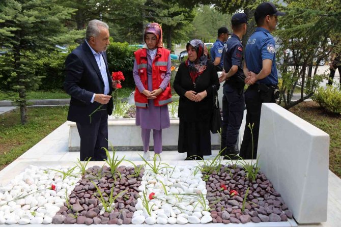 Yozgat’ta Kurban Bayramı Arefesinde Şehitlik Ziyaret Edildi