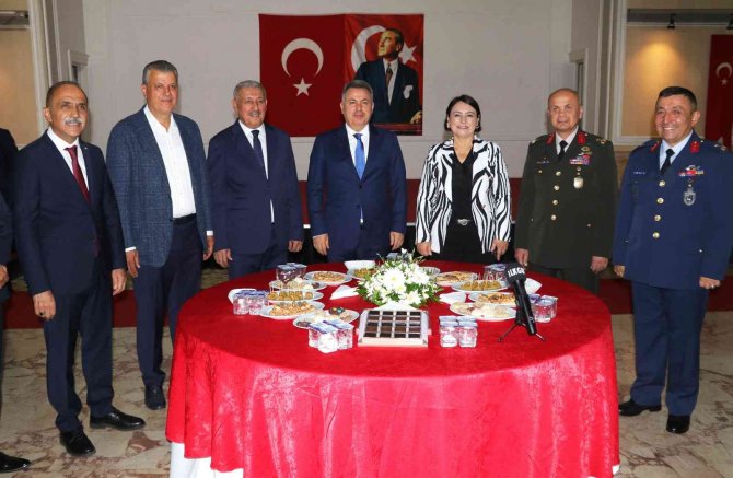 Adana’da Kent Protokolü Bayramlaştı