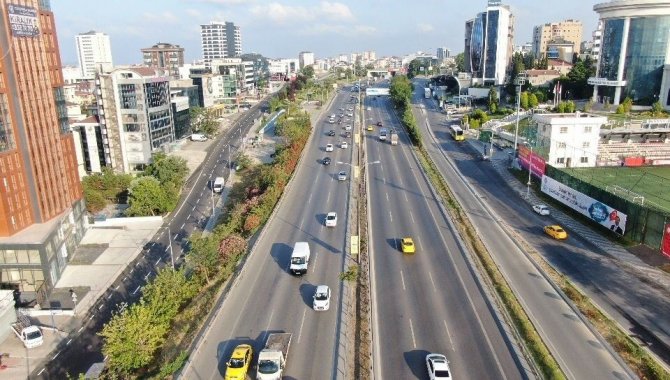 İ̇stanbul’da Kurban Bayramı’nın İlk Gününde Yollar Boş Kaldı