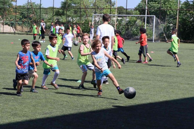 Manisa’da Gsb Spor Okulları’na 40 Bin Başvuru