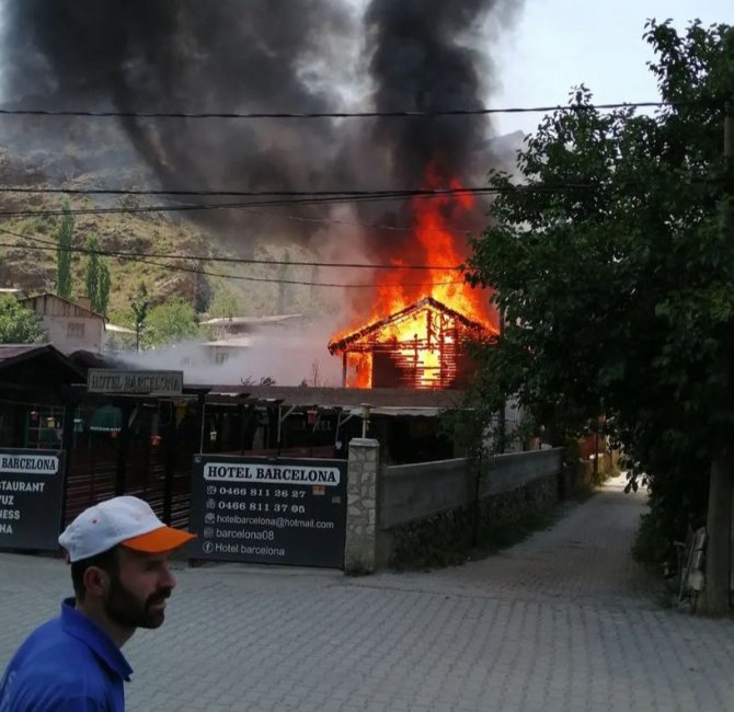 Artvin’de Otelde Korkutan Yangın