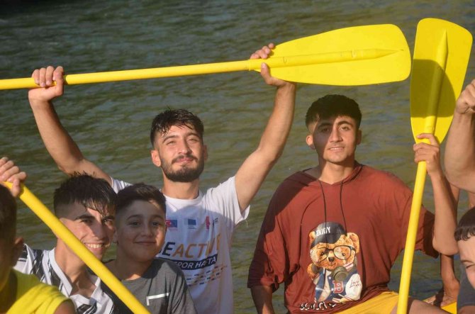 Şırnaklı Çocuklar Bayramı Rafting Heyecanıyla Geçirdi