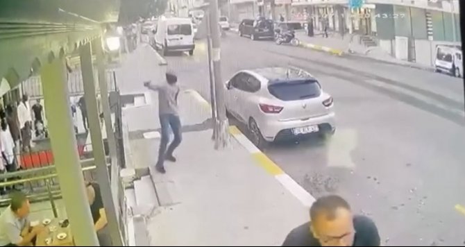 Kar Maskeli Saldırgan Dükkan Bastı, Kurşun Yağdırdı