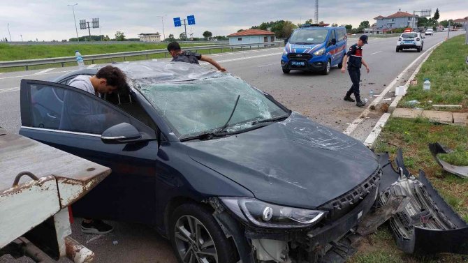 Bayram Ziyaretine Giderken Kaza Yaptılar: 3 Yaralı
