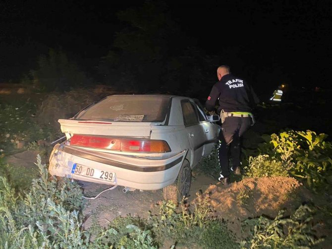 Nevşehir’de Tarlaya Uçan Aracın Altında Kalan Sürücü Yaralandı