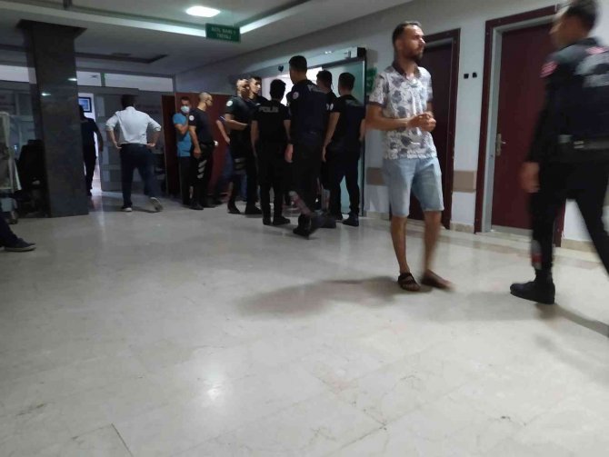 Adana’da Düğünde Bıçaklı Ve Silahlı Kavga: 5 Yaralı