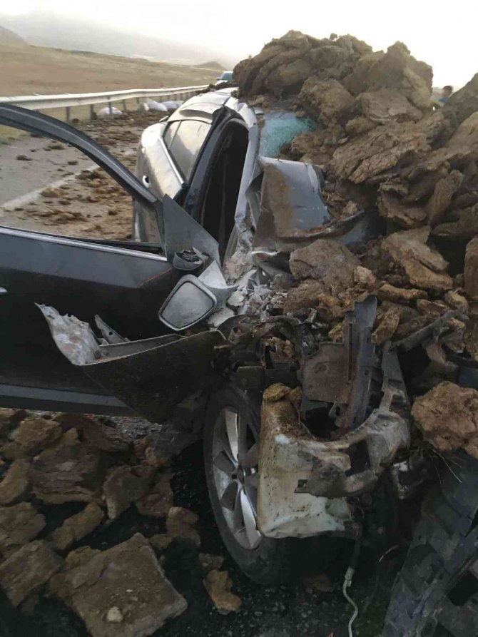 Ağrı’da Feci Kaza: 1 Ölü, 9 Yaralı