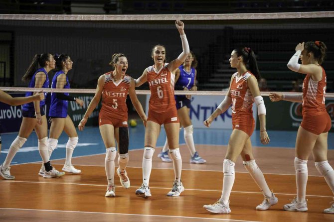 U21 Kadın Milli Takımı, Avrupa Şampiyonası’na Galibiyetle Başladı