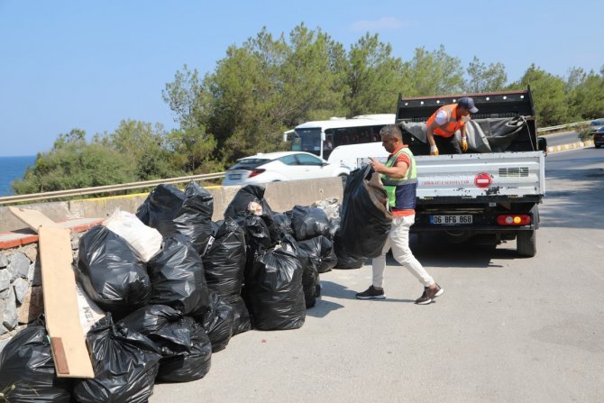 Bodrum, Araçlardan Atılan Çöplerden Arındırılıyor