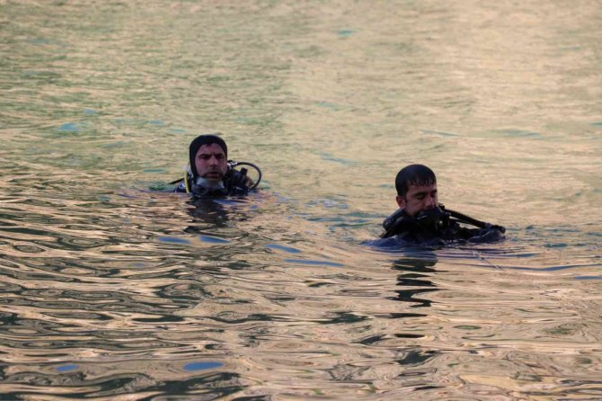 Siirt’te Baraj Gölüne Giren Çocuk Boğuldu
