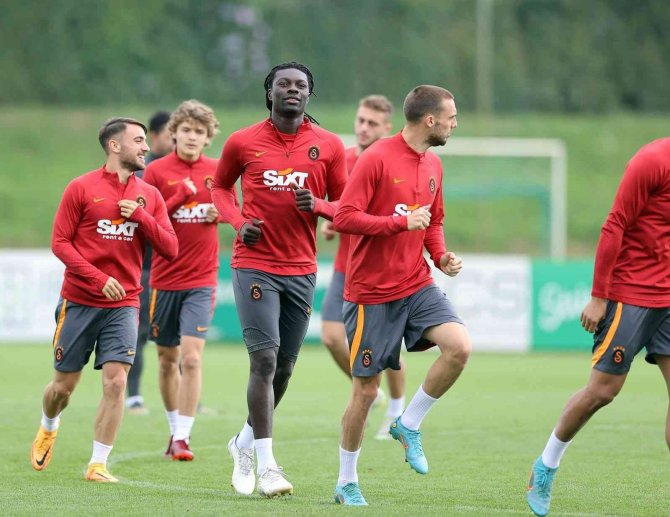 Galatasaray Yeni Sezon Hazırlıklarını Sürdürdü