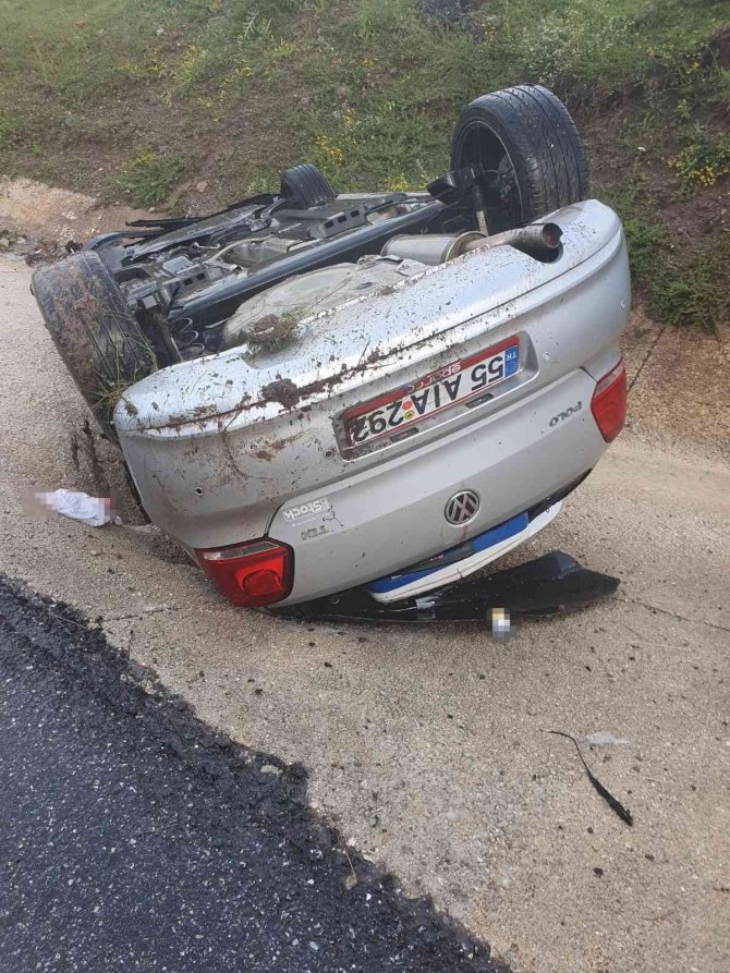 Kontrolden Çıkan Otomobil Takla Attı: 2 Yaralı