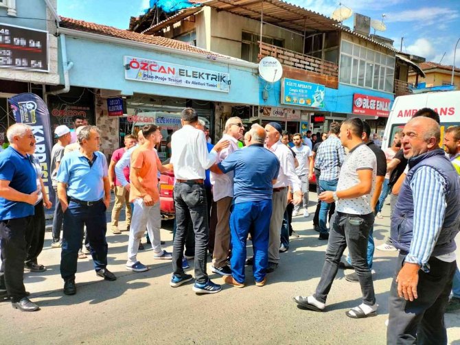 Sakarya’da 7 Kişinin Yaralandığı Akıl Almaz Kaza Kamerada
