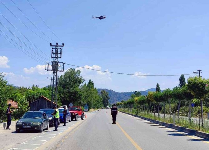 Jandarma Trafiği Havadan Denetledi