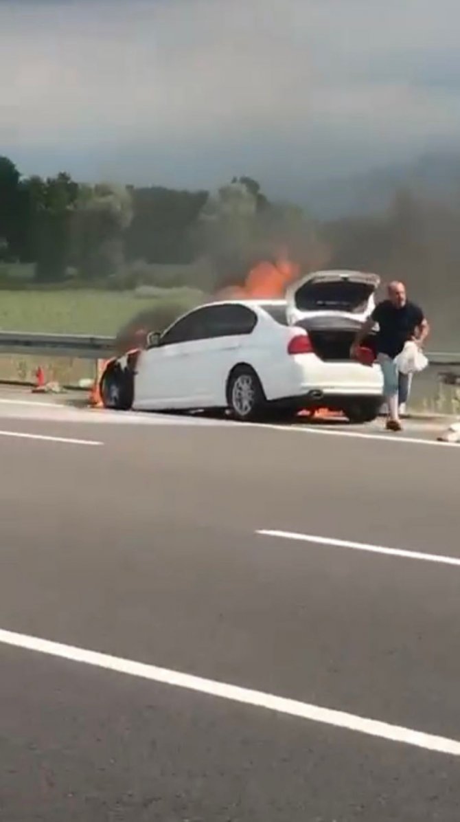 Lüks Otomobil Kuzey Marmara’da Alevlere Teslim Oldu