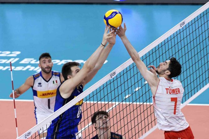 Milliler, İ̇talya’ya 3-1 Mağlup Oldu