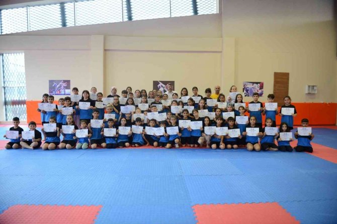 Yıldırım Yaz Spor Okullarında Sertifika Heyecanı