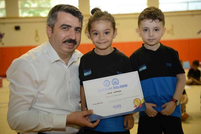 Yıldırım Yaz Spor Okullarında Sertifika Heyecanı