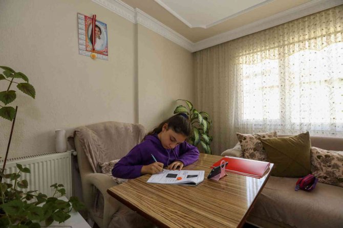 Bucalı Öğrenciler Dijital Dersane İle Başardı