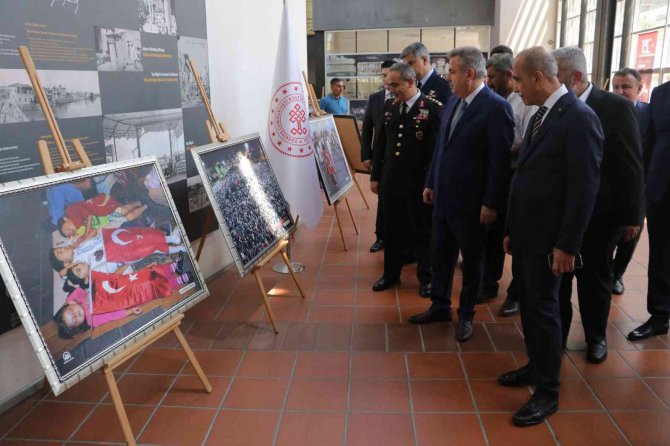 Adana’da ‘15 Temmuz’ Fotoğraf Sergisi Açıldı