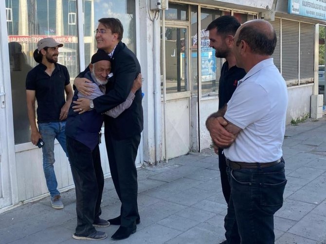 Yaşlı Vatandaşın Erdoğan Sevgisi: “Ben Onu Bunu Bilmem, Oyum Tayyip’in”