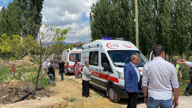 Devrilen Patpatta Dede Torun Ağır Yaralandı