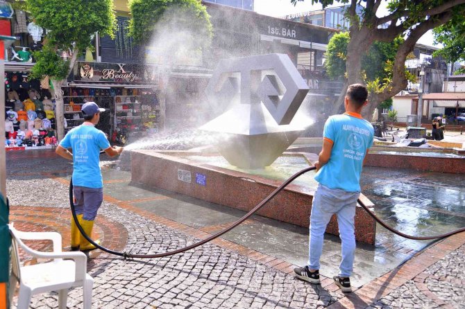 Alanya’da Bayram Boyunca 3 Bin 404 Ton Atık Toplandı
