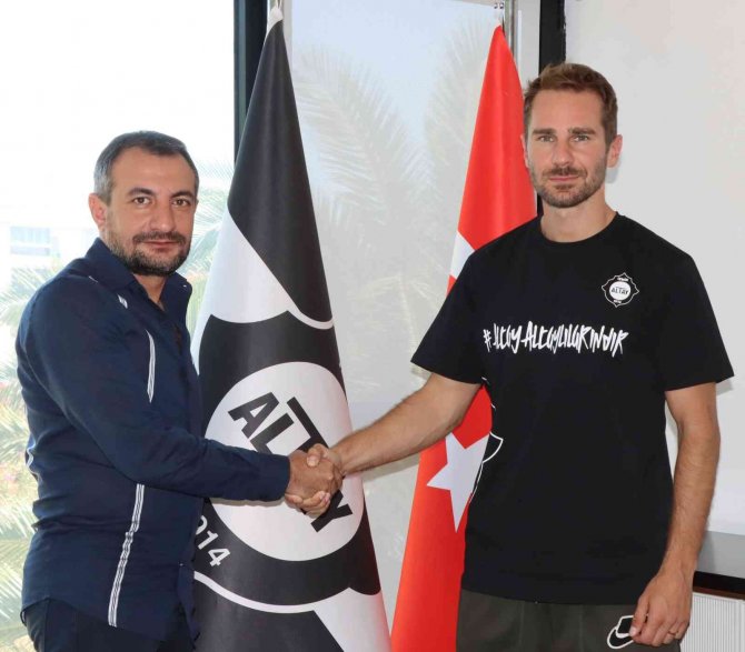 Altay, Tolga Ünlü İle Sözleşme Uzattı
