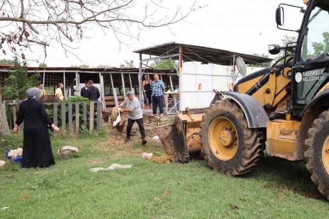 Başiskele’de Kurban Atıkları Toplandı