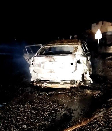 Bingöl’de Seyir Halindeyken Alev Alan Otomobil Küle Döndü