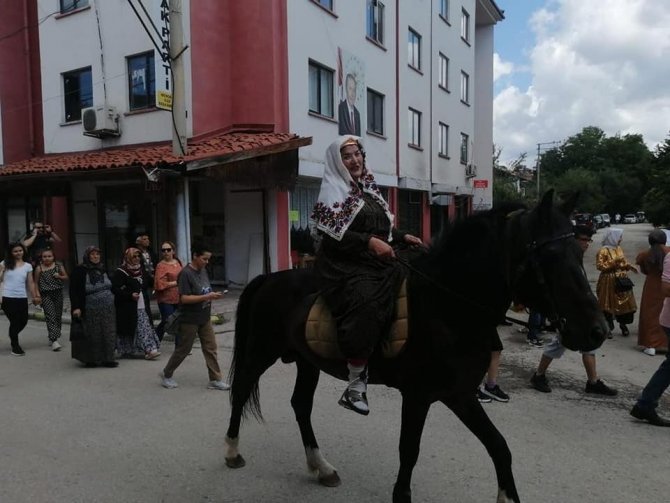 Mengen’de Yöresel Giyim Kültür Şenliği Düzenlendi
