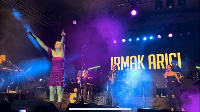 10 Bin Kişi Irmak Arıcı Ve Kerim Araz’la Coştu