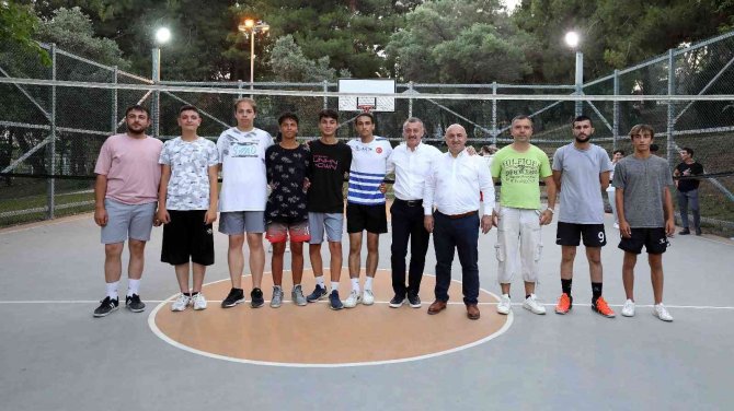 Gençler Başkan Büyükakın’ın Performansına Hayran Kaldı