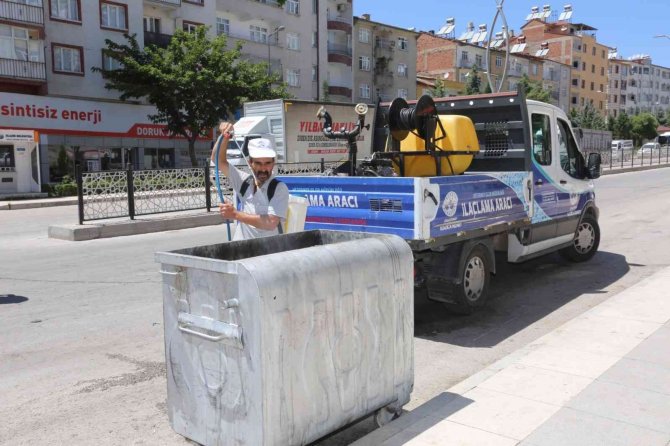 Elazığ Belediyesinden Bayram Sonrası Temizlik Ve İlaçlama Çalışması