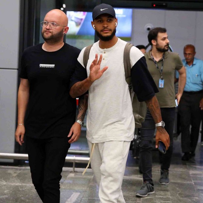 Joshua King, İ̇stanbul’a Geldi