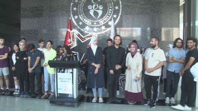 Bakan Kasapoğlu: “Ana Muhalefet Partisi Liderinin İfadesiyle (Öğrenci Kredi Ödemesi) Faiz Uygulaması Değil”