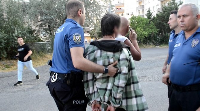 Alkollü Şahıslar Birbirine Girdi, Polis Kavgaya Müdahale Etti