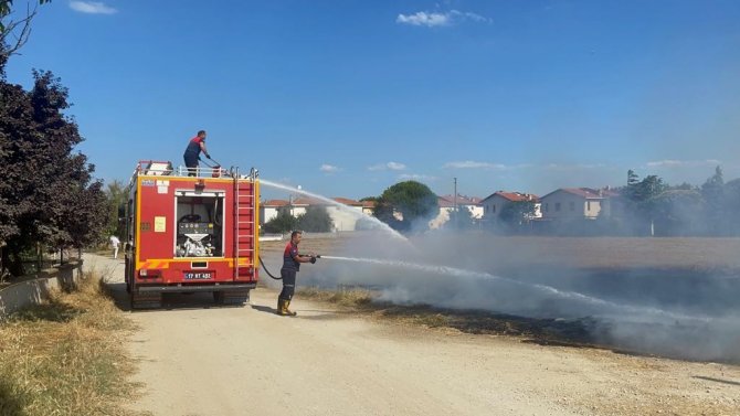 Çanakkale’de Çocukların Attığı Torpil Yangın Çıkardı