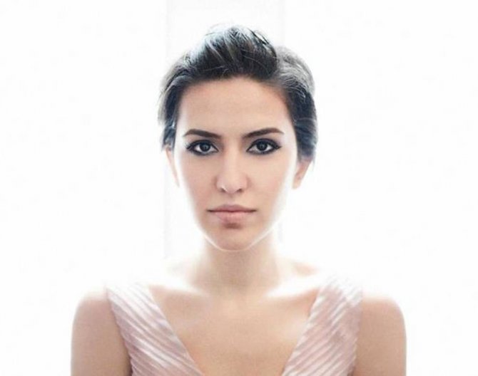 ‘İ̇ş Sanat Çarşamba Sahnesi’ Ece Göksu Konseriyle Başlayacak